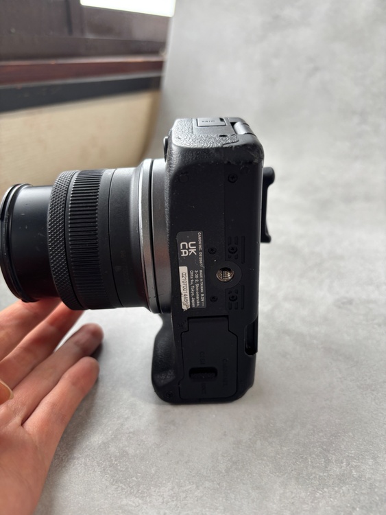 EOS R50（カメラ）の商品画像 - 査定依頼日：2026年2月7日 - 最高査定価格：35,000円