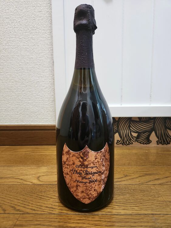 ドン・ペリニヨンロゼ　レニー・クラヴィッツエディション（お酒）の商品画像 - 査定依頼日：2025年6月6日 - 最高査定価格：33,000円