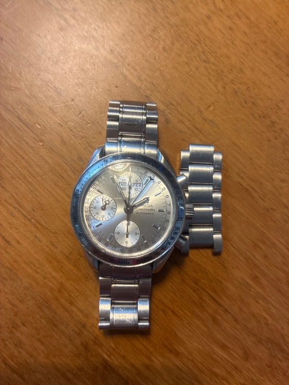 スピードマスター トリプルカレンダー／デイデイト（高級時計）の商品画像 - 査定依頼日：2026年7月7日 - 最高査定価格：300,000円