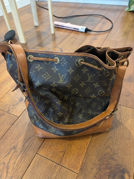 不明（ブランドバッグ）の商品画像 - 査定依頼日：2025年11月21日 - 最高査定価格：50,000円