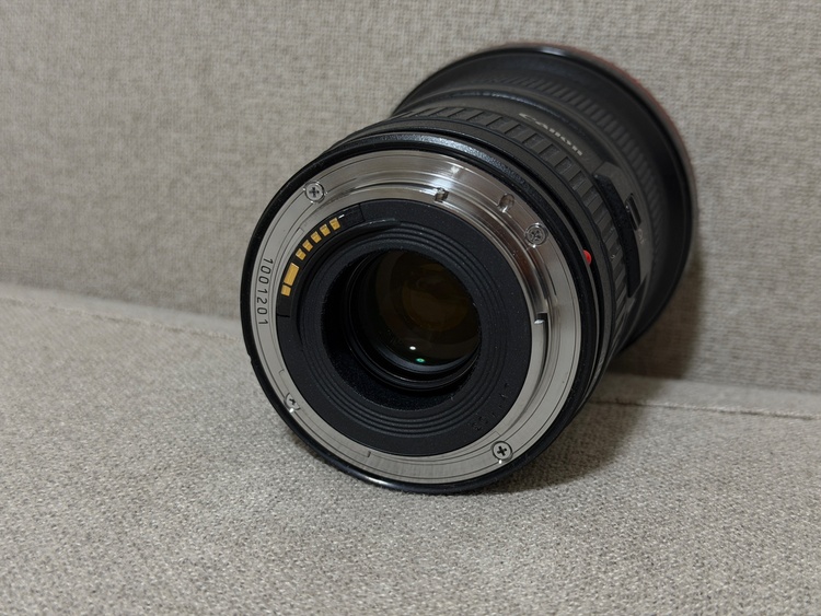 Canon EF 16-35mm F2.8 L Ⅱ USM（カメラ）の商品画像 - 査定依頼日：2026年7月15日 - 最高査定価格：50,000円