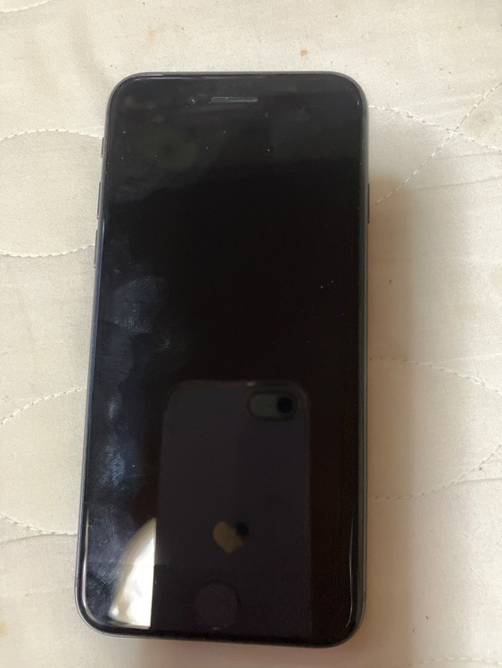 iPhone8 64GB docomo（スマホ）の商品画像 - 査定依頼日：2026年4月20日 - 最高査定価格：4,000円