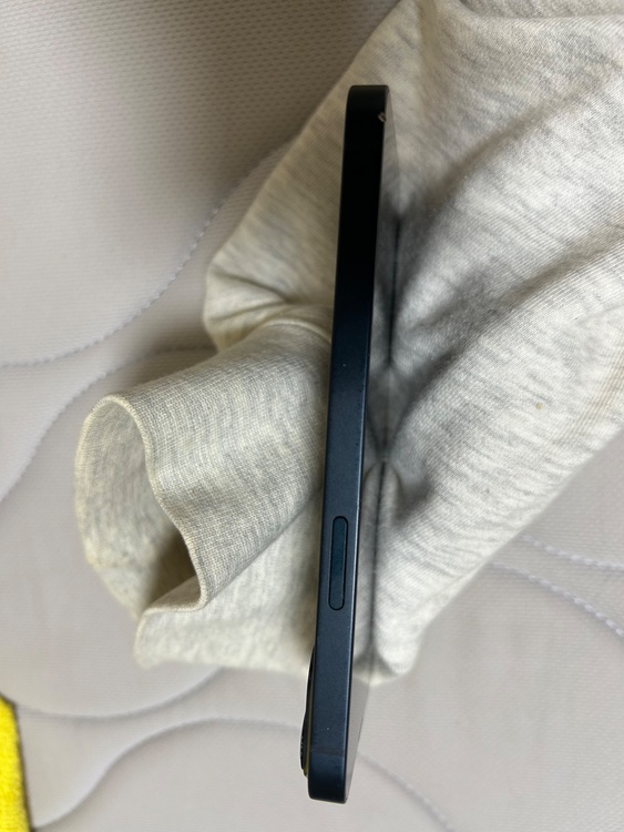 iPhone 13 128GB SIMフリー（スマホ）の商品画像 - 査定依頼日：2026年1月16日 - 最高査定価格：33,000円