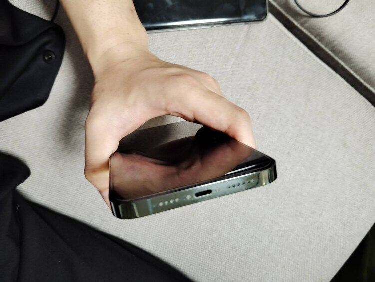 iPhone 13 Pro Max 512GB SIMフリー（スマホ）の商品画像 - 査定依頼日：2024年4月29日 - 最高査定価格：82,000円