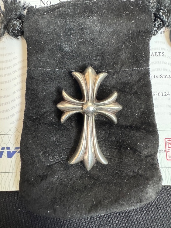 Chrome Hearts Small CH Cross Pendant "Si（古着・ファッション）の商品画像 - 査定依頼日：2026年1月19日 - 最高査定価格：91,000円