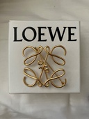 LOEWE アナグラム ブローチ（金・貴金属）の商品画像 - 査定依頼日：2026年3月9日 - 最高査定価格：100,000円