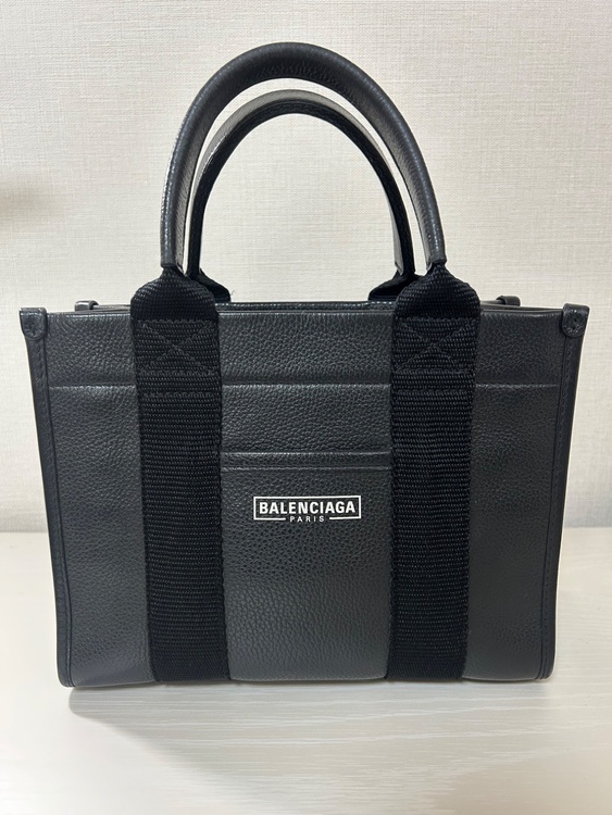 バレンシアガ  （ブランドバッグ）の商品画像 - 査定依頼日：2026年4月15日 - 最高査定価格：70,000円