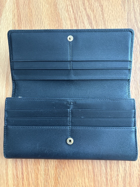 財布（ブランド財布・小物）の商品画像 - 査定依頼日：2025年8月26日 - 最高査定価格：3,000円