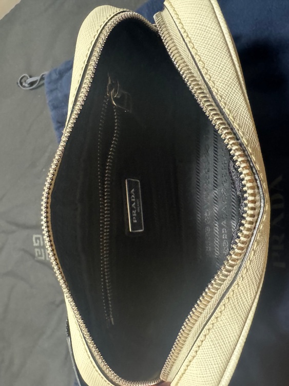 プラダ  （ブランドバッグ）の商品画像 - 査定依頼日：2025年11月12日 - 最高査定価格：80,000円