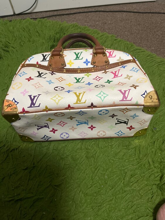 ルイヴィトン マルチカラー （ブランドバッグ）の商品画像 - 査定依頼日：2024年12月22日 - 最高査定価格：90,000円
