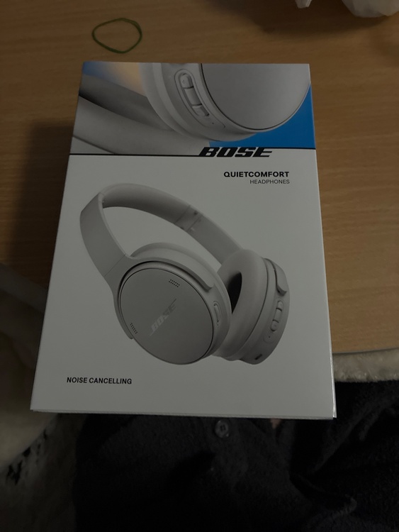 Bose QuietComfort ワイヤレスヘッドセット（オーディオ・スピーカー）の商品画像 - 査定依頼日：2026年2月15日 - 最高査定価格：10,000円