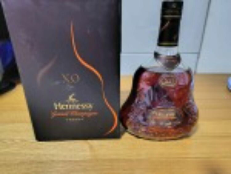 ヘネシxo（お酒）の商品画像 - 査定依頼日：2025年11月28日 - 最高査定価格：9,000円