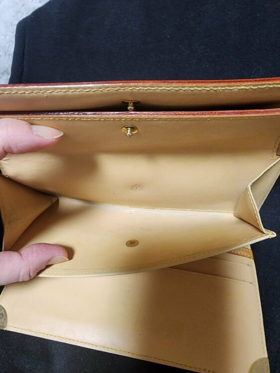 Louis Vuitton マルチカラーモノグラム 長財布（ブランド財布・小物）の商品画像 - 査定依頼日：2026年1月21日 - 最高査定価格：10,000円