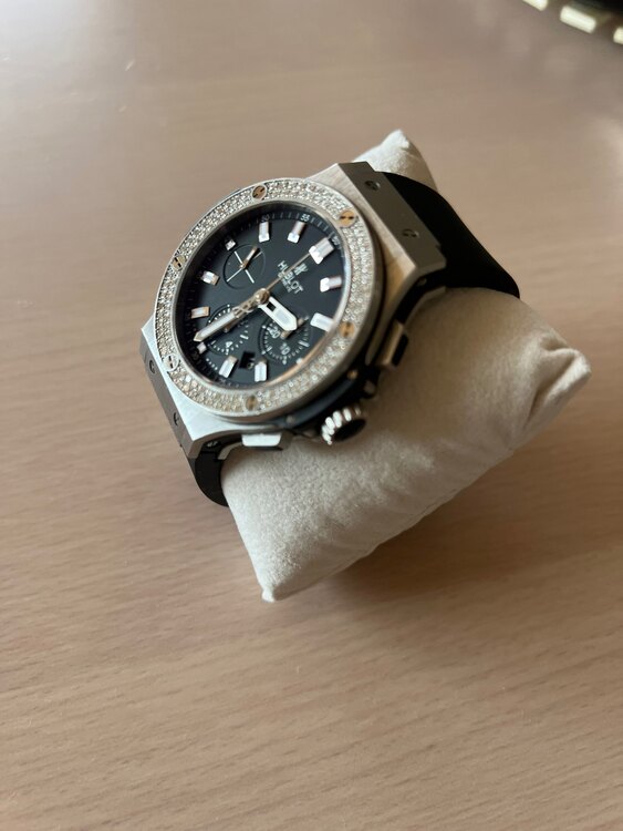 ウブロ ビックバン （高級時計）の商品画像 - 査定依頼日：2025年4月27日 - 最高査定価格：900,000円