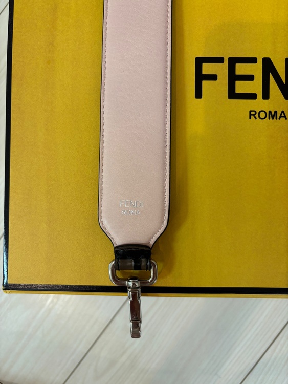 ピーカブーエッセンシャリー（ブランドバッグ）の商品画像 - 査定依頼日：2025年9月2日 - 最高査定価格：140,000円