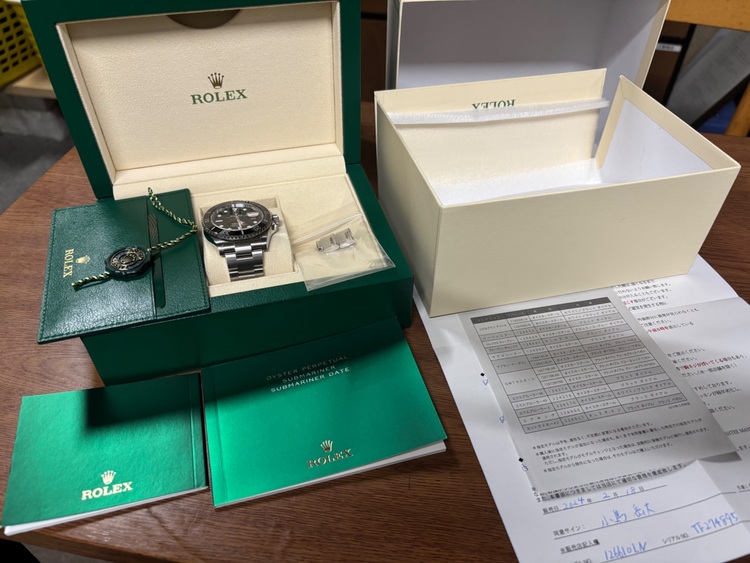 ロレックス　サブマリーナデイト（高級時計）の商品画像 - 査定依頼日：2025年10月22日 - 最高査定価格：2,120,000円