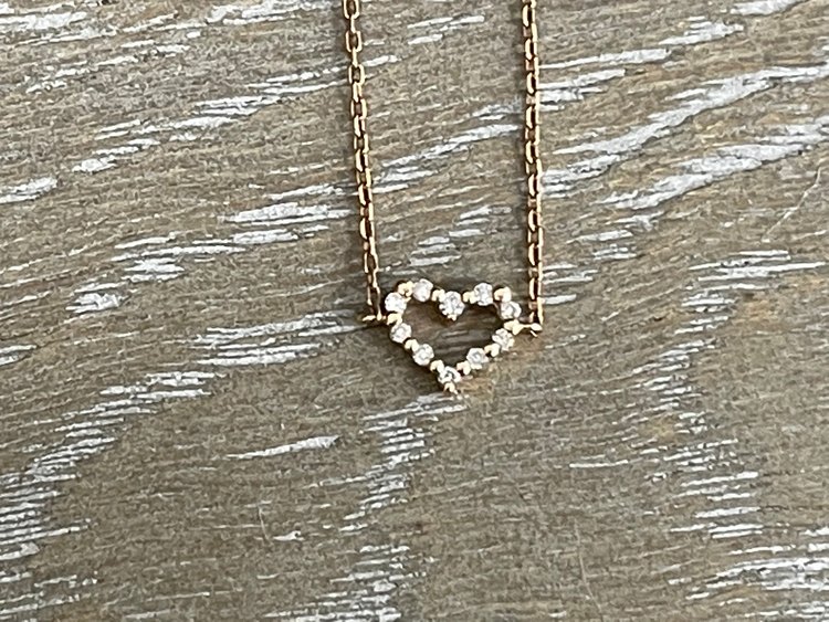 Agete  K10 ダイヤモンド　ブレスレット （宝石）の商品画像 - 査定依頼日：2022年9月19日 - 最高査定価格：3,000円