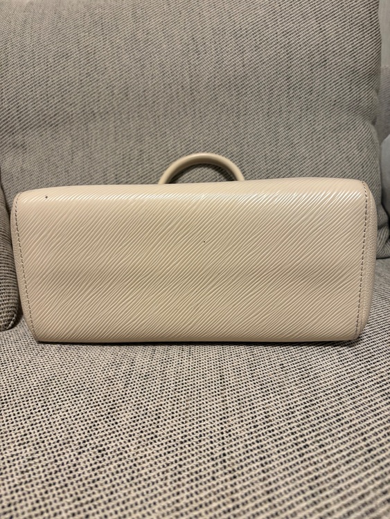 ルイヴィトン エピ （ブランドバッグ）の商品画像 - 査定依頼日：2025年11月20日 - 最高査定価格：250,000円