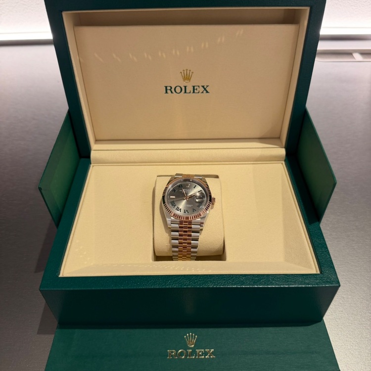 デイトジャスト 126231 [ローマン ジュビリーブレスレット スレート]（高級時計）の商品画像 - 査定依頼日：2025年10月22日 - 最高査定価格：2,450,000円