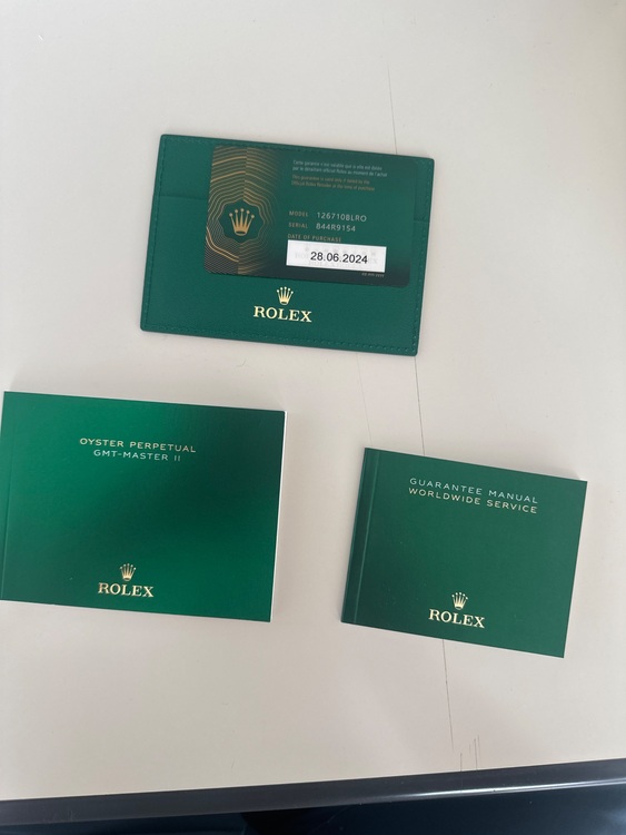 GMTマスター2（高級時計）の商品画像 - 査定依頼日：2025年9月16日 - 最高査定価格：3,250,000円