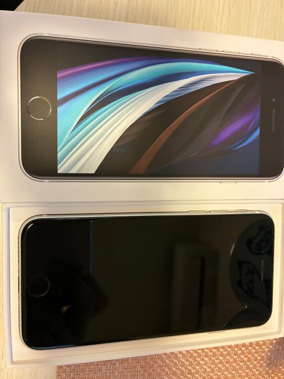 SE2　（スマホ）の商品画像 - 査定依頼日：2026年4月4日 - 最高査定価格：14,000円