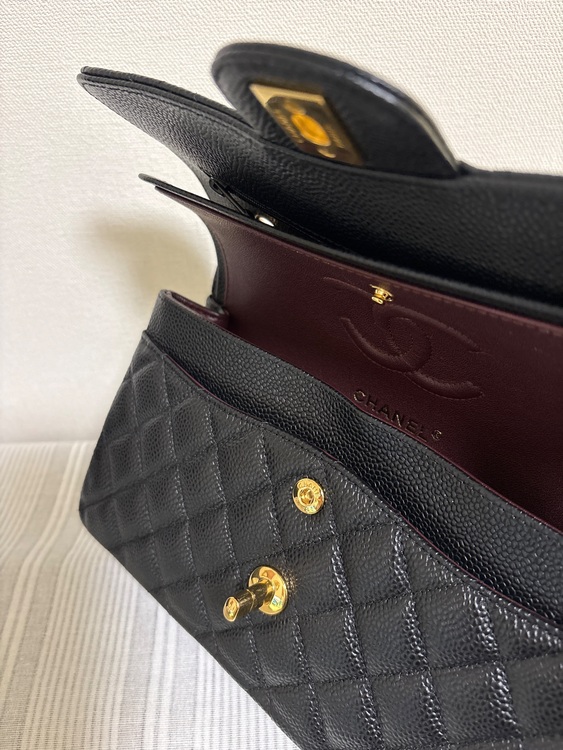 ダブルフラップ　キャビアスキン　23センチ（ブランドバッグ）の商品画像 - 査定依頼日：2025年10月1日 - 最高査定価格：950,000円