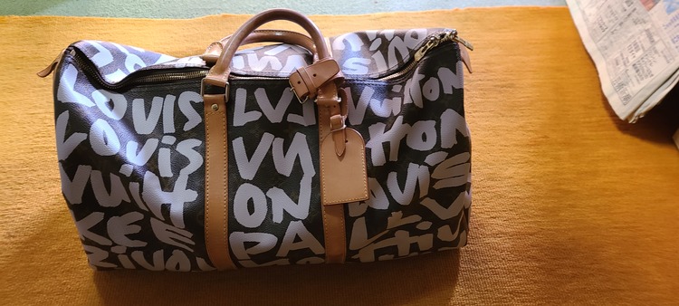 キーポルグラフィティ（ブランドバッグ）の商品画像 - 査定依頼日：2022年5月2日 - 最高査定価格：260,000円