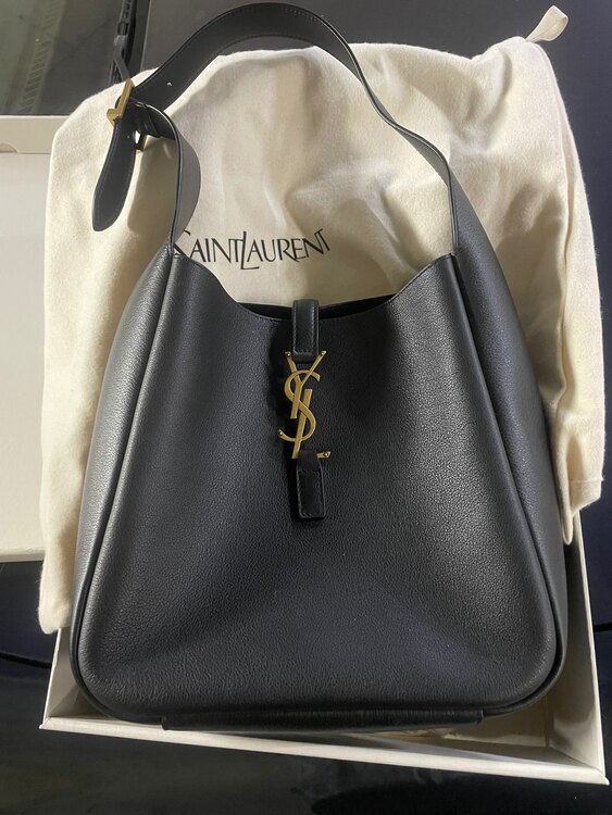 イブサンローラン  （ブランドバッグ）の商品画像 - 査定依頼日：2025年6月2日 - 最高査定価格：170,000円