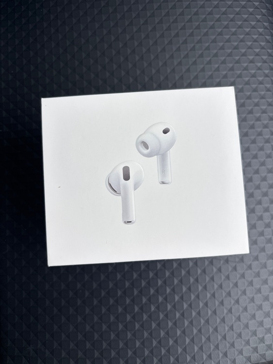 AirPods Pro3（オーディオ・スピーカー）の商品画像 - 査定依頼日：2026年8月7日 - 最高査定価格：14,100円