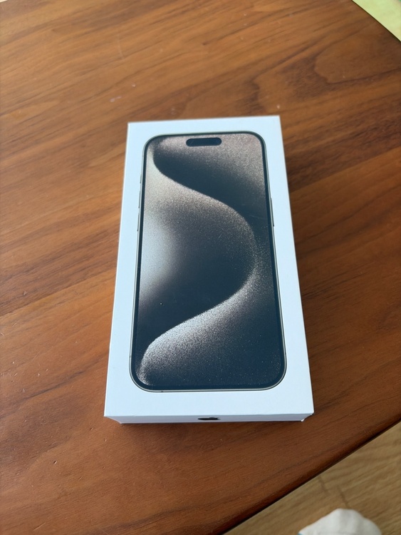 iPhone 15 Pro 128GB SIMフリー（スマホ）の商品画像 - 査定依頼日：2026年1月17日 - 最高査定価格：77,000円