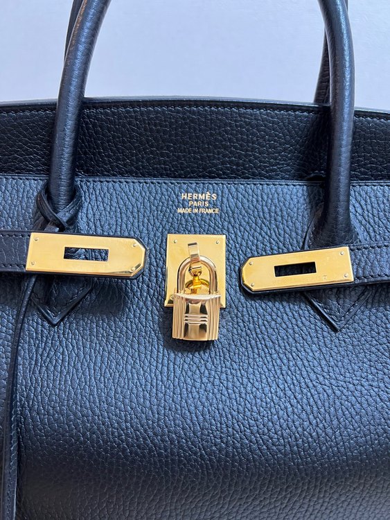 バーキン40 ゴールド金具　ブラック（ブランドバッグ）の商品画像 - 査定依頼日：2023年2月14日 - 最高査定価格：905,000円