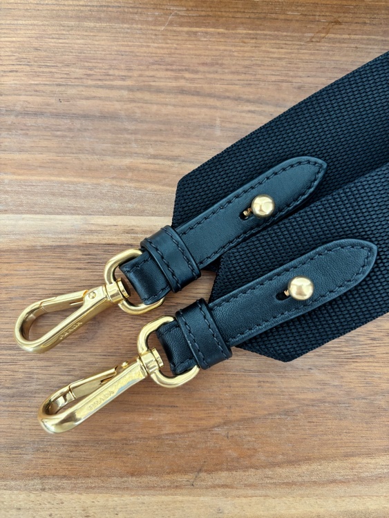 PRADAミニボストン（ブランドバッグ）の商品画像 - 査定依頼日：2026年3月29日 - 最高査定価格：100,000円