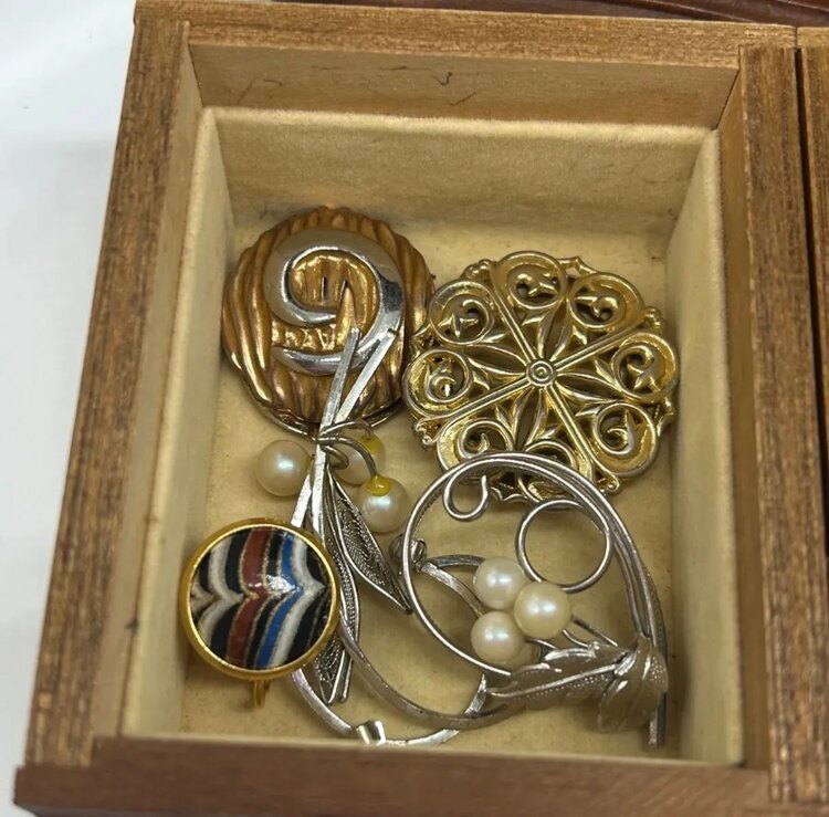 アンティークアクセサリーまとめ（金・貴金属）の商品画像 - 査定依頼日：2025年3月17日 - 最高査定価格：5,000円