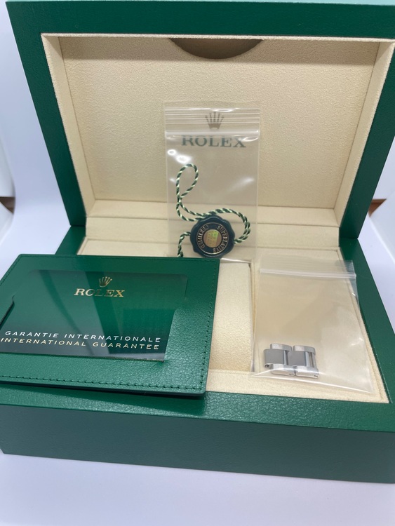 ロレックス デイトナ 116500lm（高級時計）の商品画像 - 査定依頼日：2025年6月18日 - 最高査定価格：4,120,000円