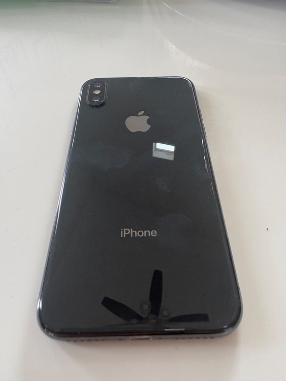 iPhoneX 64GB au（スマホ）の商品画像 - 査定依頼日：2026年3月7日 - 最高査定価格：6,000円