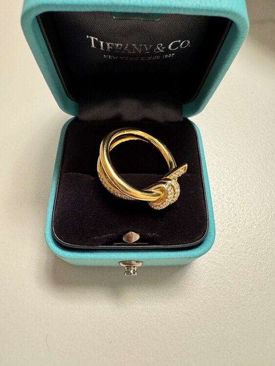 ティファニー ノット ダブルロウリング（金・貴金属）の商品画像 - 査定依頼日：2025年5月20日 - 最高査定価格：200,000円