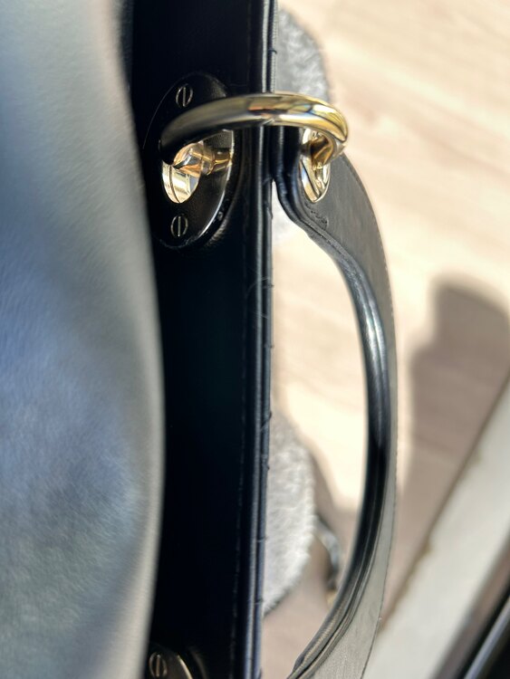 ディオール  （ブランドバッグ）の商品画像 - 査定依頼日：2024年12月25日 - 最高査定価格：200,000円