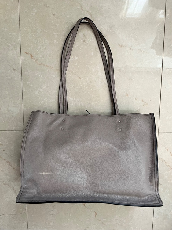 PRADA エティケット トートバッグ（ブランドバッグ）の商品画像 - 査定依頼日：2026年8月20日 - 最高査定価格：50,000円