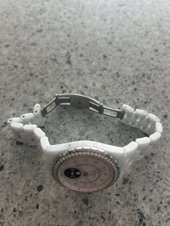 シャネル J12 h3405（高級時計）の商品画像 - 査定依頼日：2026年1月21日 - 最高査定価格：800,000円