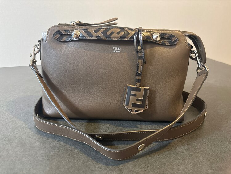 フェンディ  （ブランドバッグ）の商品画像 - 査定依頼日：2025年5月31日 - 最高査定価格：100,000円