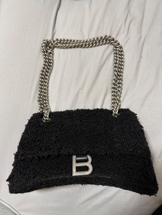 Crush S シアリングチェーンショルダーバッグ（ブランドバッグ）の商品画像 - 査定依頼日：2026年2月28日 - 最高査定価格：110,000円