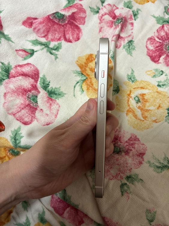iPhone iPhone 14 128GB SIMフリー（スマホ）の商品画像 - 査定依頼日：2026年6月10日 - 最高査定価格：43,000円