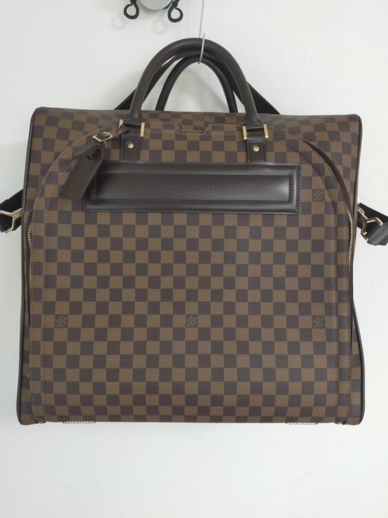 ノリータ GM (Nolita GM)（ブランドバッグ）の商品画像 - 査定依頼日：2025年11月15日 - 最高査定価格：62,000円