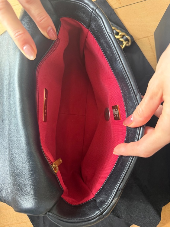 CHANEL19 ラムスキンショルダーバッグ ブラック（ブランドバッグ）の商品画像 - 査定依頼日：2026年2月24日 - 最高査定価格：510,000円