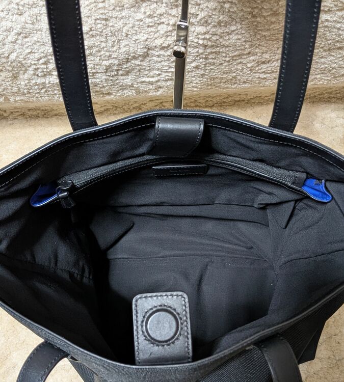 アーバントラベラートートバック（古着・ファッション）の商品画像 - 査定依頼日：2025年10月30日 - 最高査定価格：8,000円