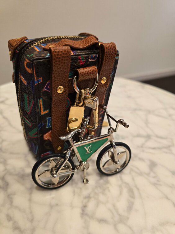 不明（ブランド財布・小物）の商品画像 - 査定依頼日：2026年3月9日 - 最高査定価格：30,000円