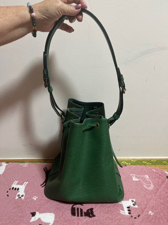 ルイヴィトン エピ （ブランドバッグ）の商品画像 - 査定依頼日：2024年12月29日 - 最高査定価格：20,000円