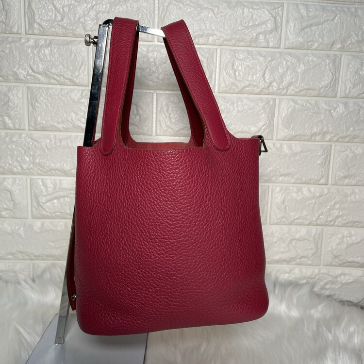 エルメス ピコタンロックＰＭ トリヨンクレマンス ルビー T刻印（ブランドバッグ）の商品画像 - 査定依頼日：2025年1月7日 - 最高査定価格：230,000円