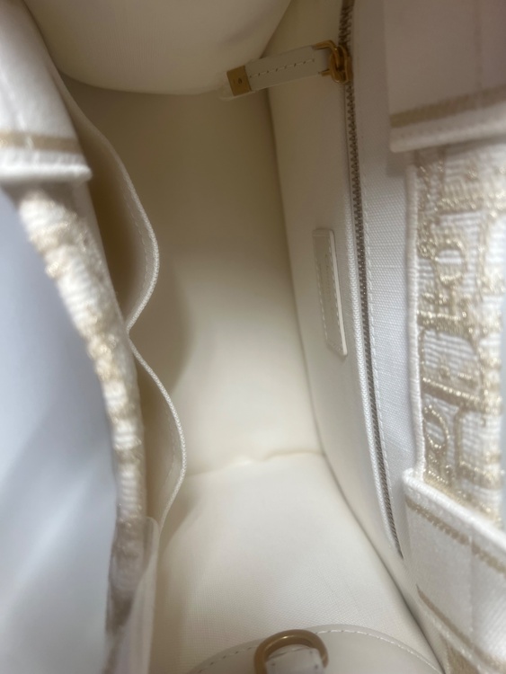 ディオール  （ブランドバッグ）の商品画像 - 査定依頼日：2025年12月20日 - 最高査定価格：150,000円