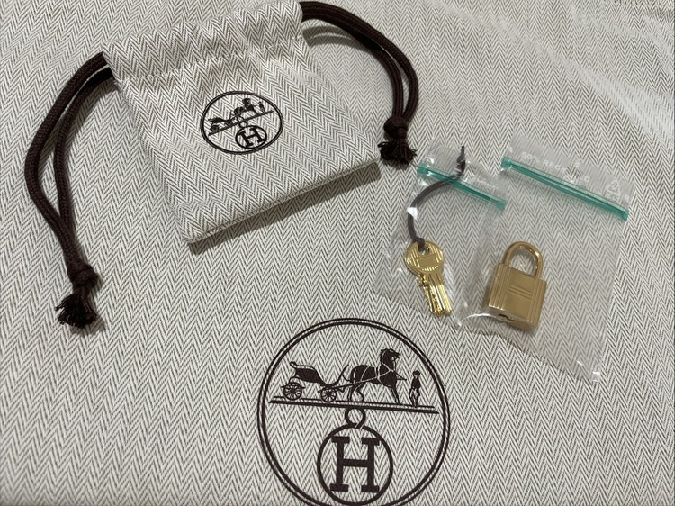 ピコタンロック pm 18（ブランドバッグ）の商品画像 - 査定依頼日：2025年12月5日 - 最高査定価格：650,000円